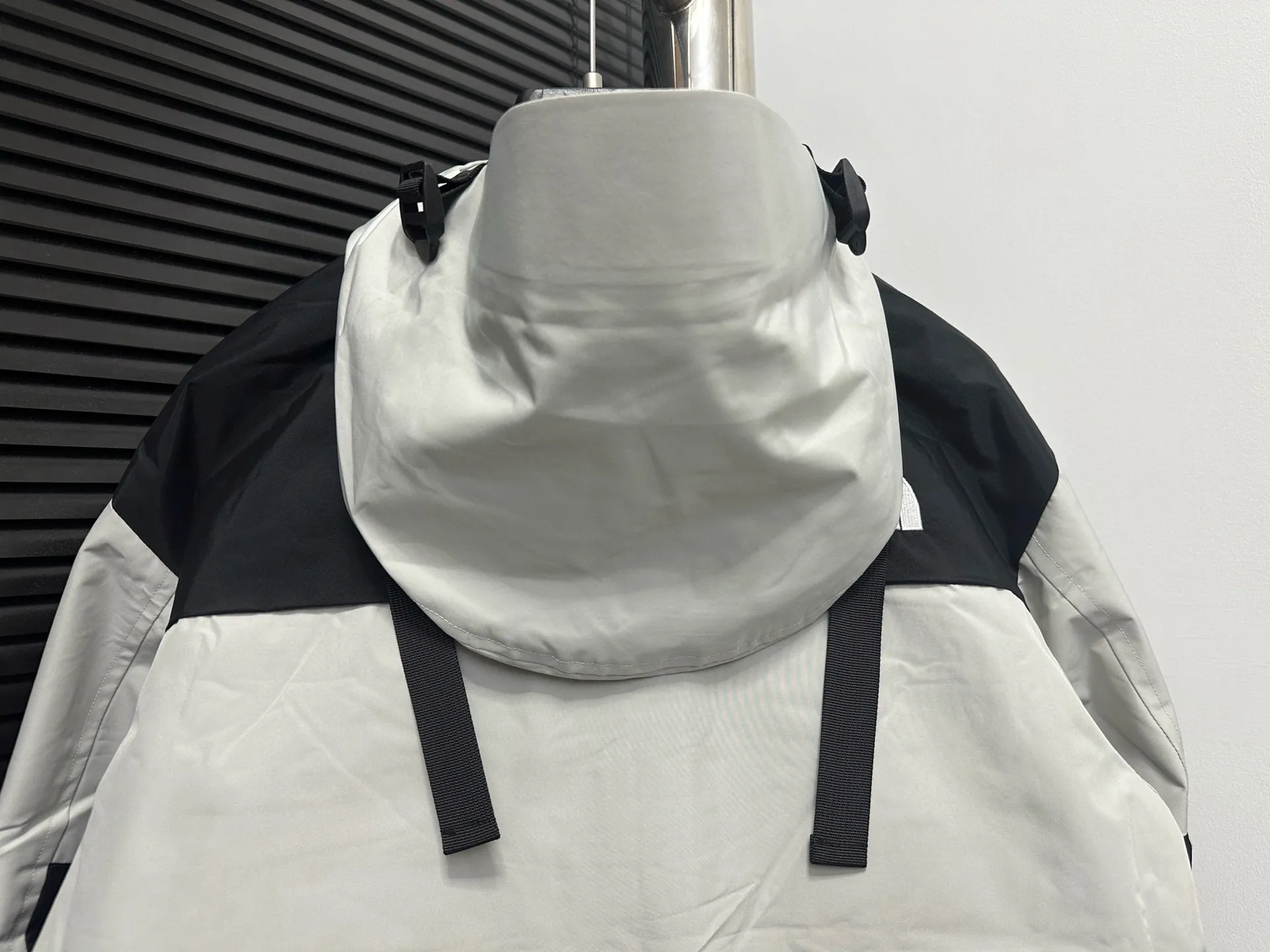 ！ 【The North Face】 1990Classic # ZP 。 ZP， 。 ✅ ISO 90（ISO 4） ✅ Gore-tex Breathable ， 。 ✅ ZP。 ， ， ✅ YKK ， 10 ， 。 ， ✅ 1990 MJ TNF 。 GT ， ， 。 ✅GT 。 ✅ 1996 ‼️ Size:XS-2XL